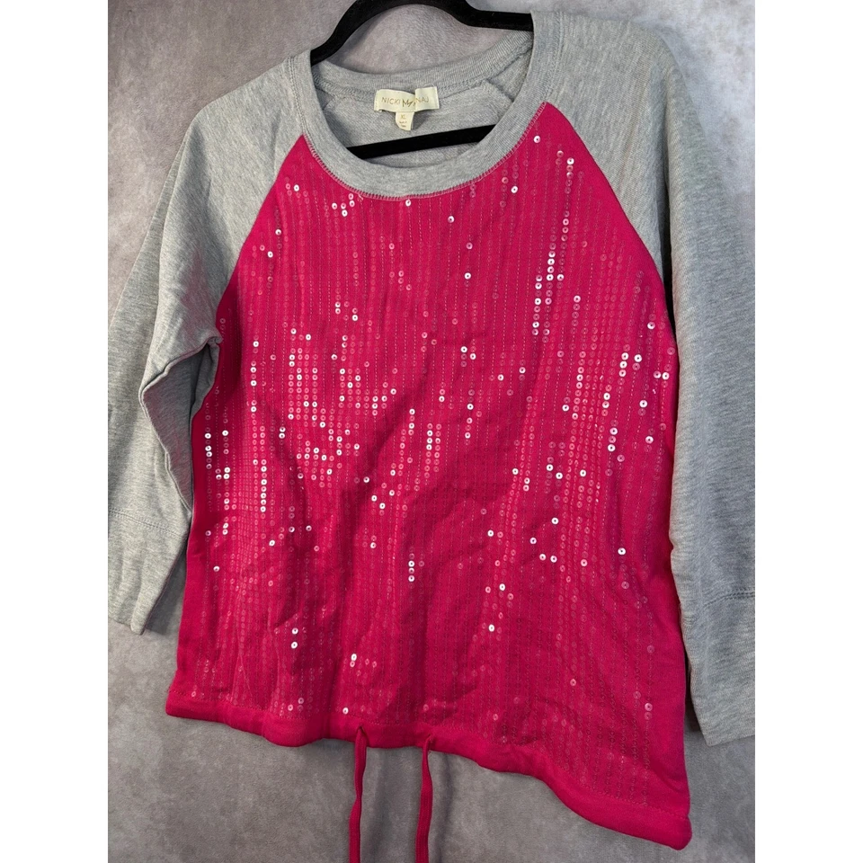 Moletom com cordão Nicki Minaj cinza rosa lantejoulas manga raglan novo com etiquetas tamanho XL - Imagem 2 de 4