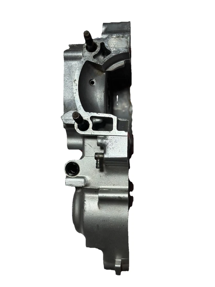 88-96 Yamaha YZ250 Crankcase Left Side OEM - Image 3 of 4