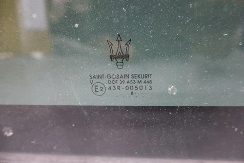 Maserati Quattroporte 2003-2013 Sunroof glass P/N 980139311