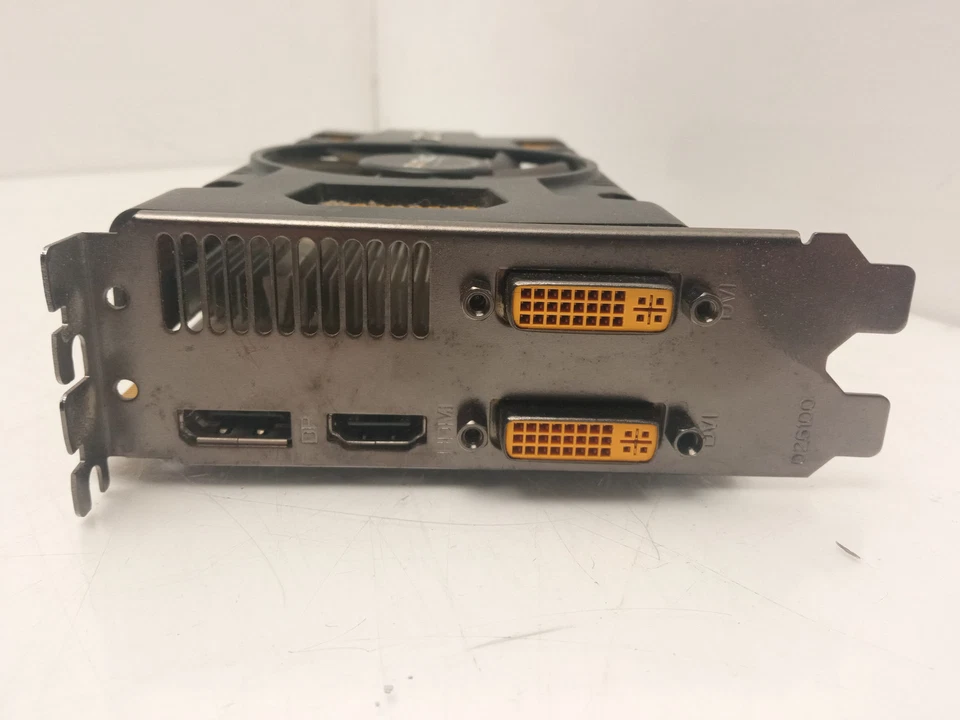 Zotac GTX 550 Ti 1GB DDR5 PCIe Video Graphics Card ZT-50401 - Image 2 of 4