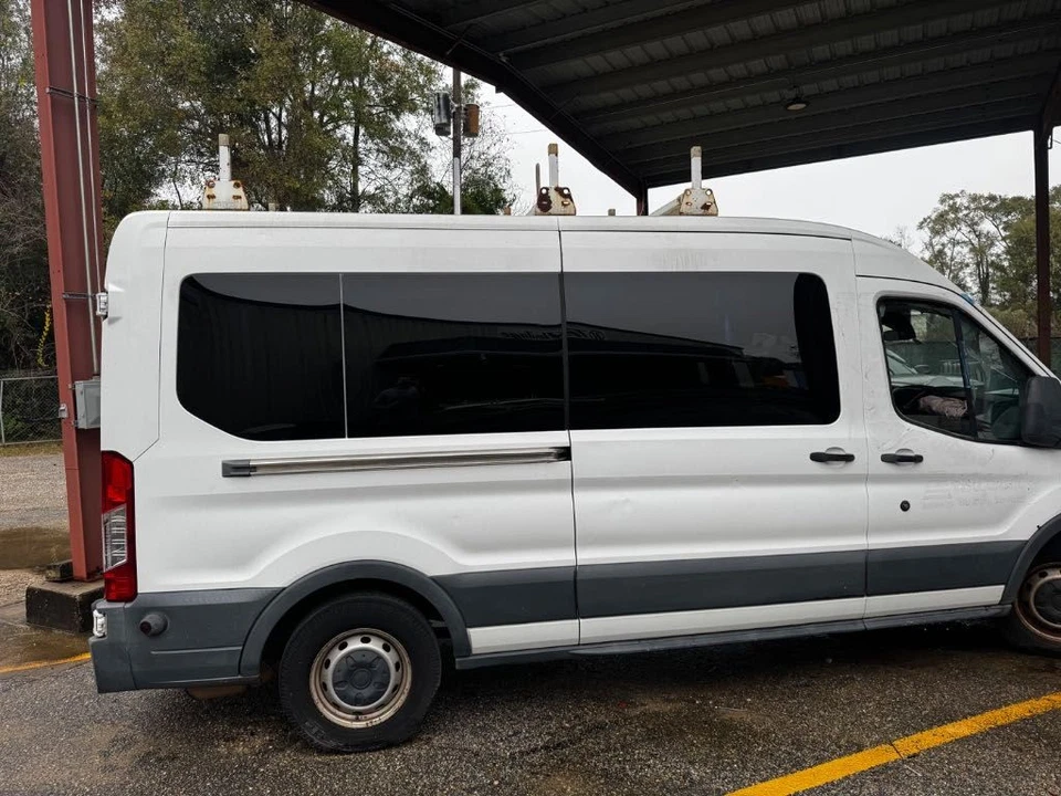 Ford Transit 350 2015 OEM lámpara trasera derecha techo medio Foto 2 de 4