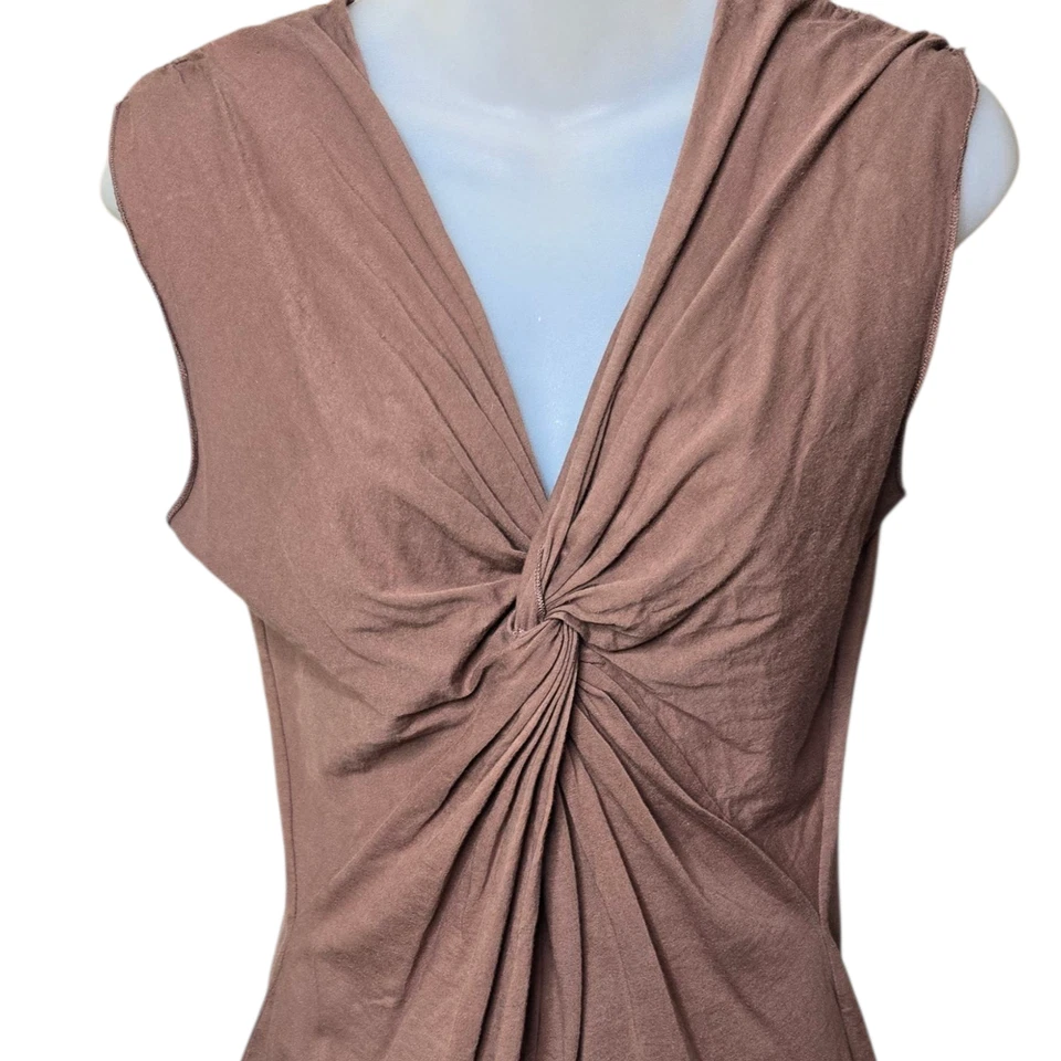 Top Cabi Mujer Twist Front Talla Pequeña Terroso Granola Chic Marrón Algodón Foto 3 de 4