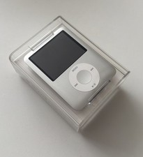 Apple MA978ZP/A iPod Nano 3rd Gen 4GB Player - Silver for sale