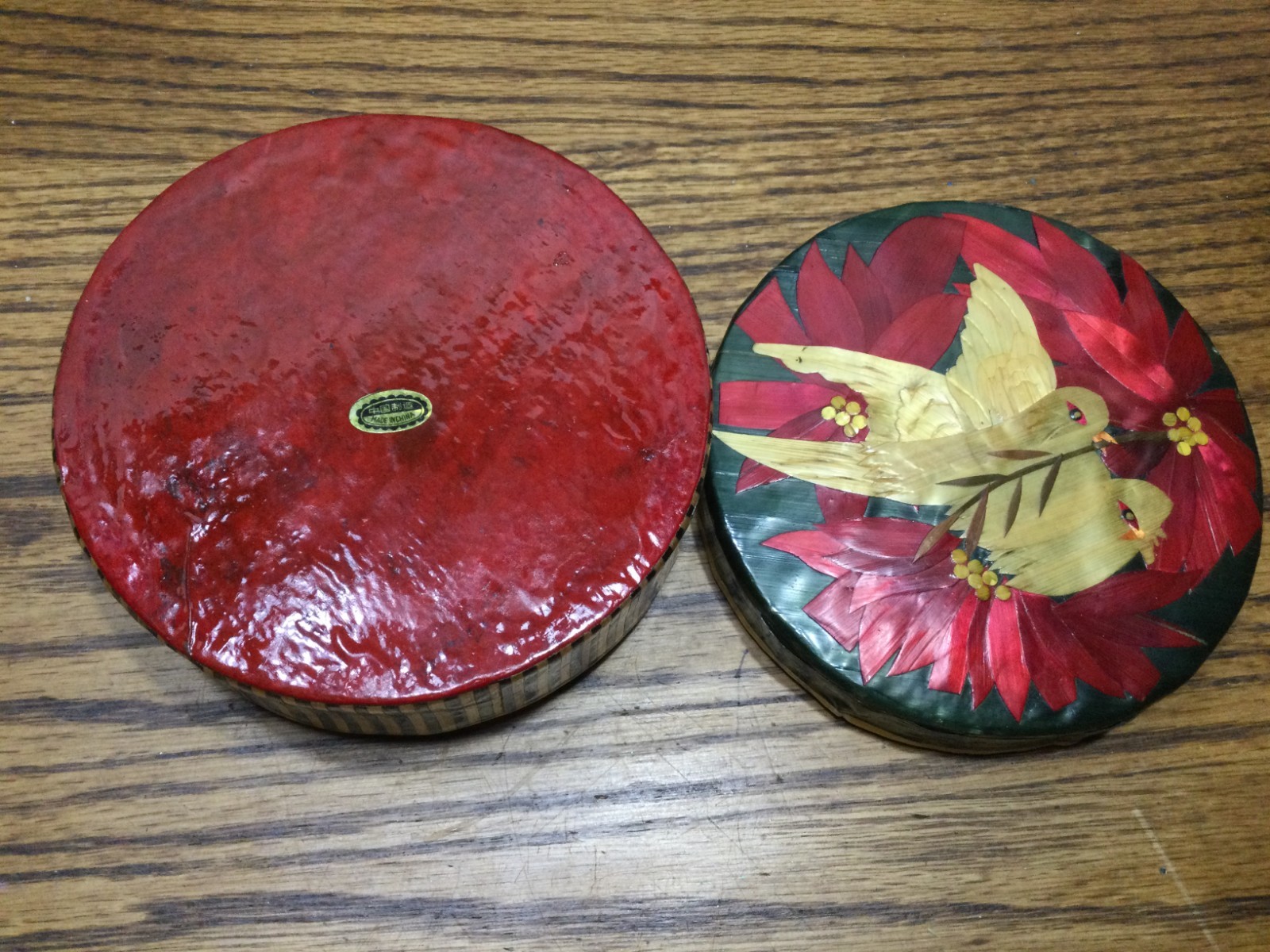 Pointsettia  & Dove Folk Art Wood Straw Marquetry Jewelry Trinket Box Laquer 5"W