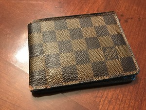 lv wallet checkered