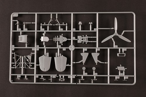 HobbyBoss 81780 1/48 "HURRICANE" Mk.IID/TROP - Imagen 6 de 14