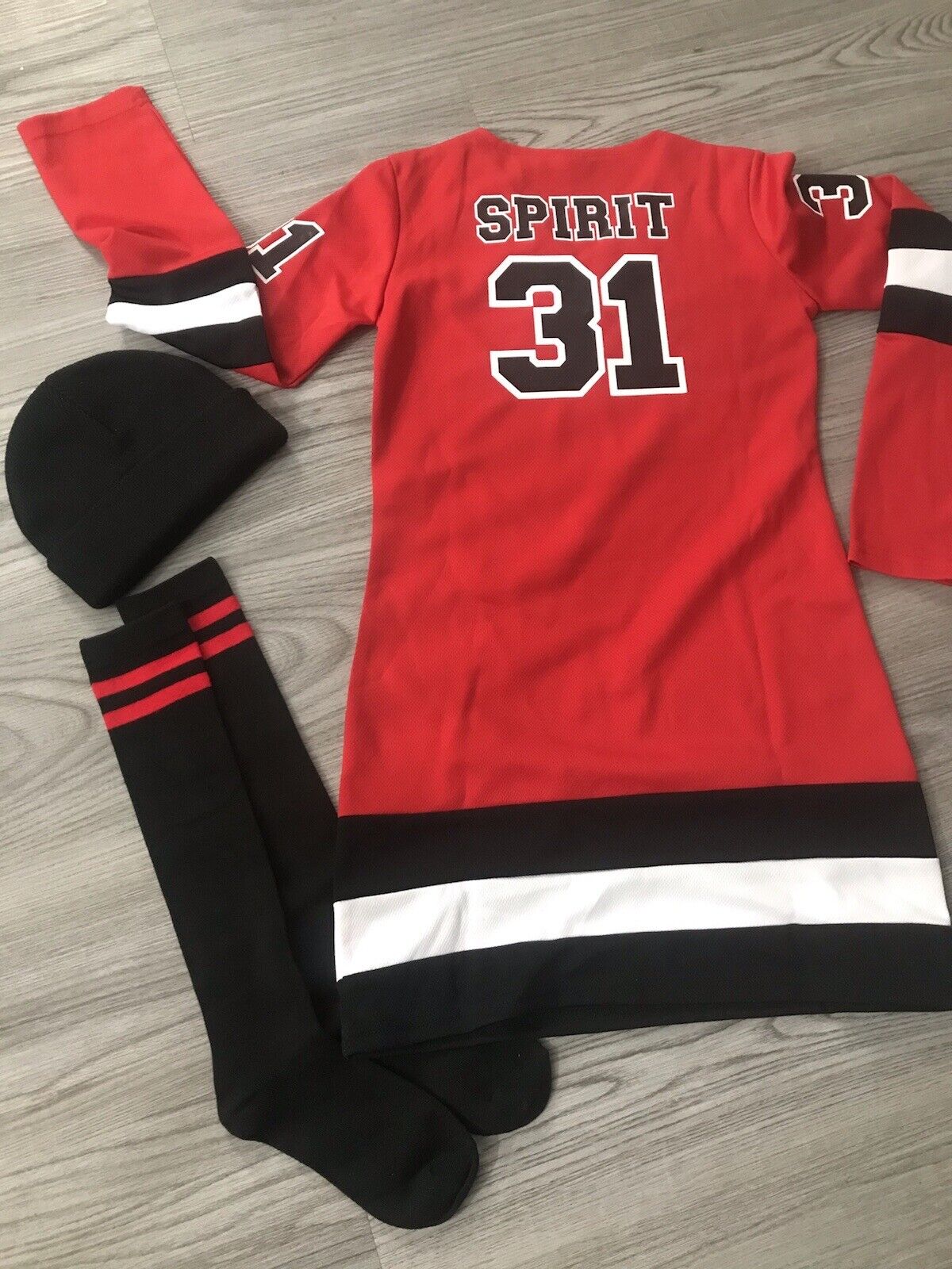 Girl’s Hockey Player Costume Child Size L 12-14 Spirit Dress, Socks, Beanie NEW