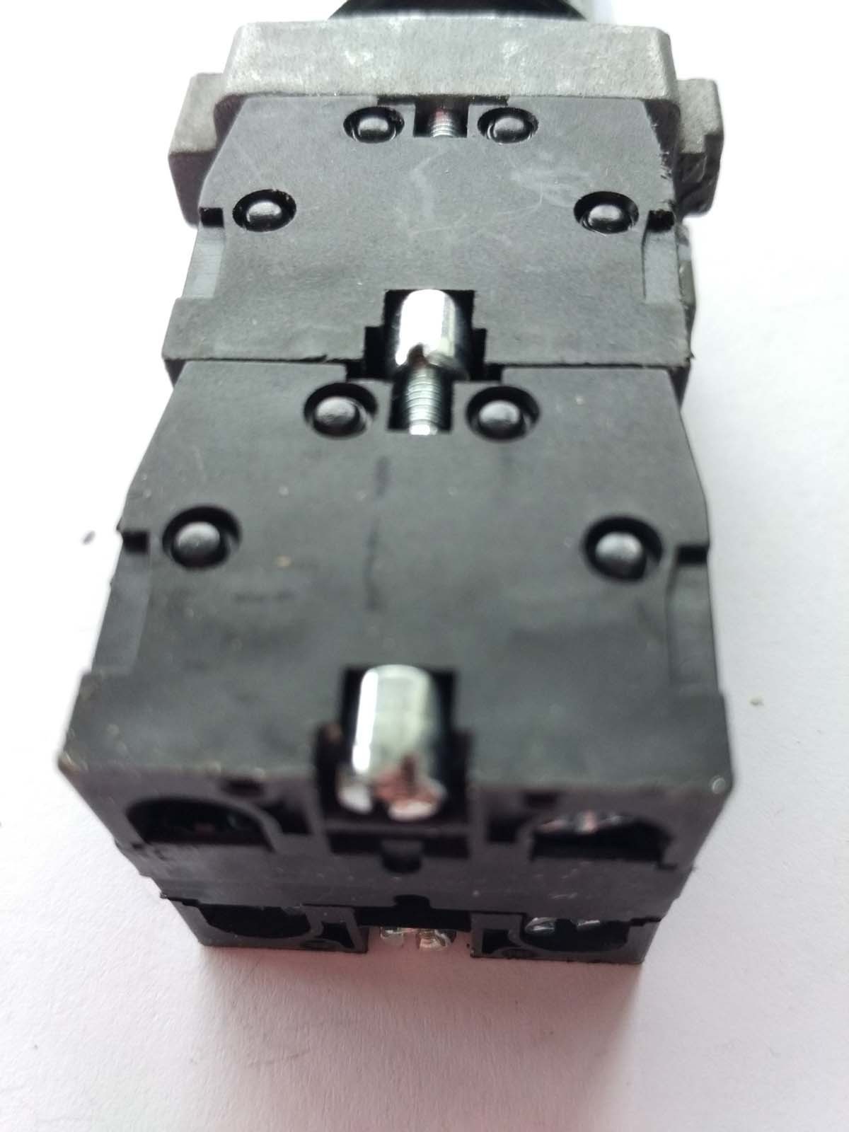 Interrupteur à Joystick 4 Positions 4NO Avec Ressort De Retour - Compatible XD2PA24CR - Neuf Japon