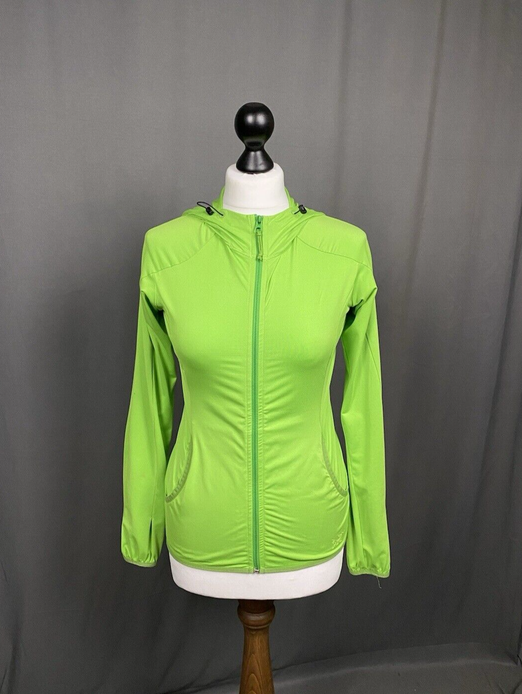 Maglione donna Arc'Teryx verde con cappuccio e zip intera taglia XS
