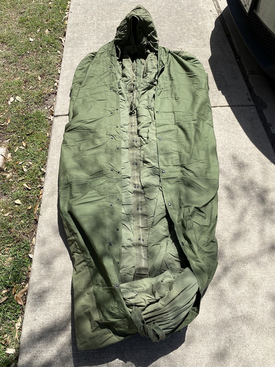 Vietnam War US Army M-1949 Feather Fill Mountain Sleeping Vietnam War US Army M-1949 Feather Fill Mountain Sleeping