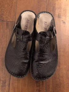 WOMENS-ALEGRIA-BLACK-LEATHER-ROSE-EMBOSSED-SHOES-SZ-38-8-8-5