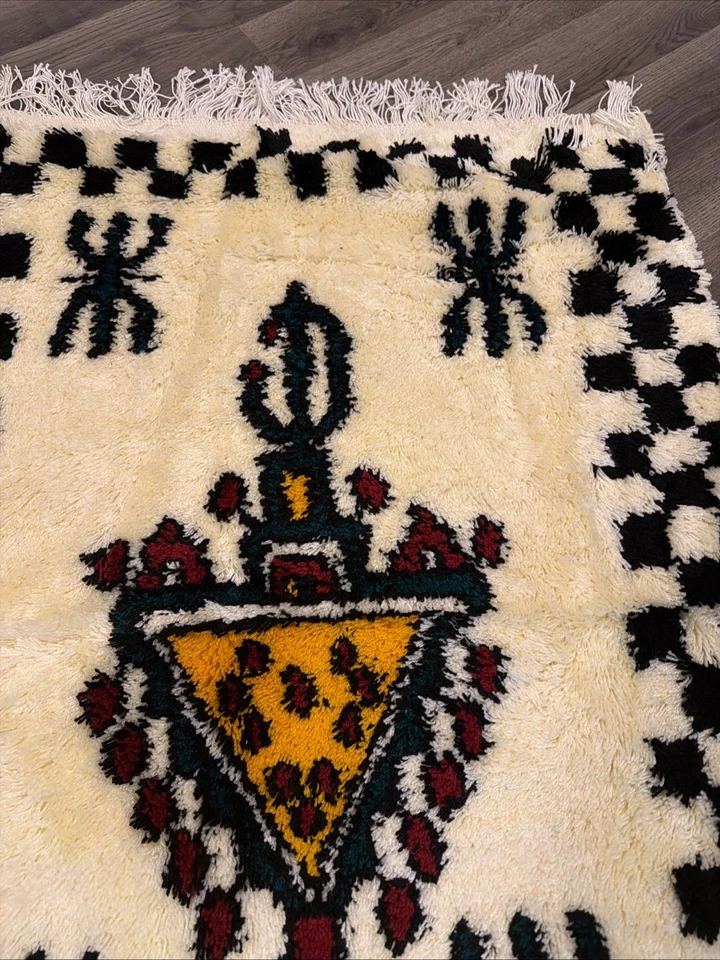 Alfombra marroquí hecha a mano Foto 3 de 4