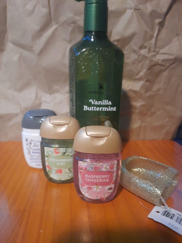 Pocketbac Lot: 1 Holder, 4 Pocketbac, 1 Handsoap Gel Bath & Body Works