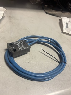 NEW NO BOX Pepperl Fuchs NJ4-F-N Inductive Proximity Sensor 4mm Nonflush