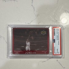 Upper Deck 1997-98 Diamond Vision Michael Jordan Chicago Bulls #4 PSA 8