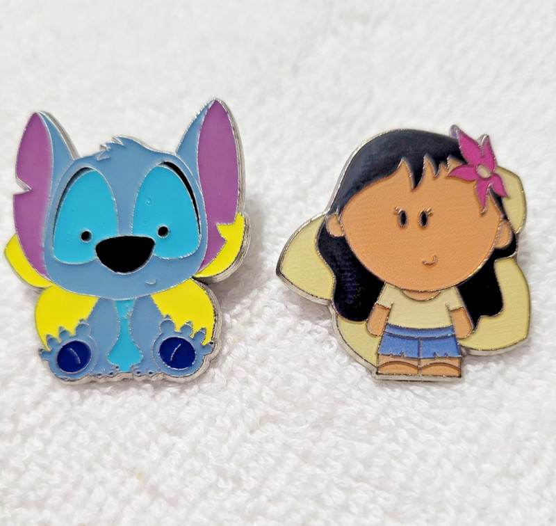 DISNEY Pin ONE FAMILY Limited Edition of 750 Stitch & Lilo Pin Set 2022