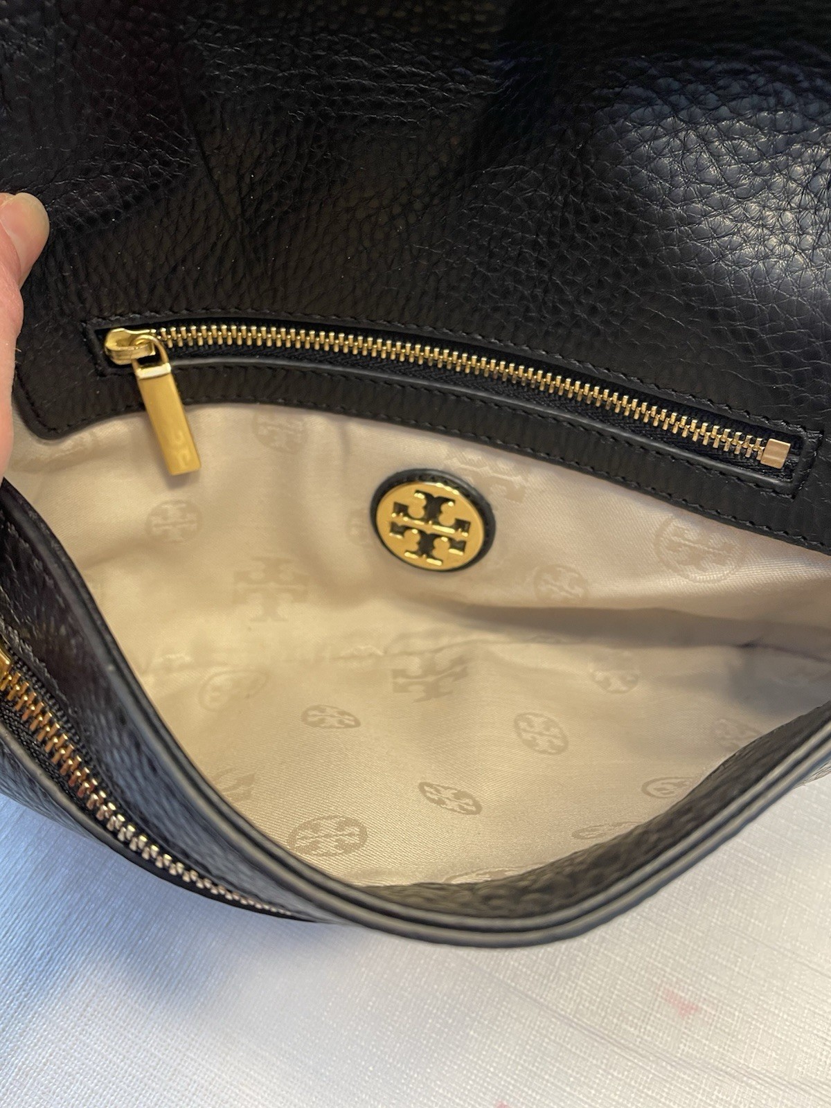 Tory Burch Amanda Logo Crossbody Pebbled Leather Clutch Black Gold Chain Link thumbnail 13