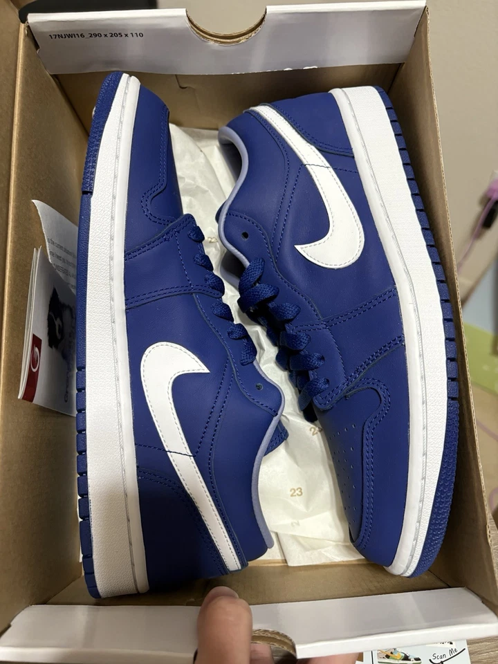 Talla 9.5W / 8M - Nike Air Jordan 1 Low SE Deep Royal Blue Blanco Foto 2 de 4