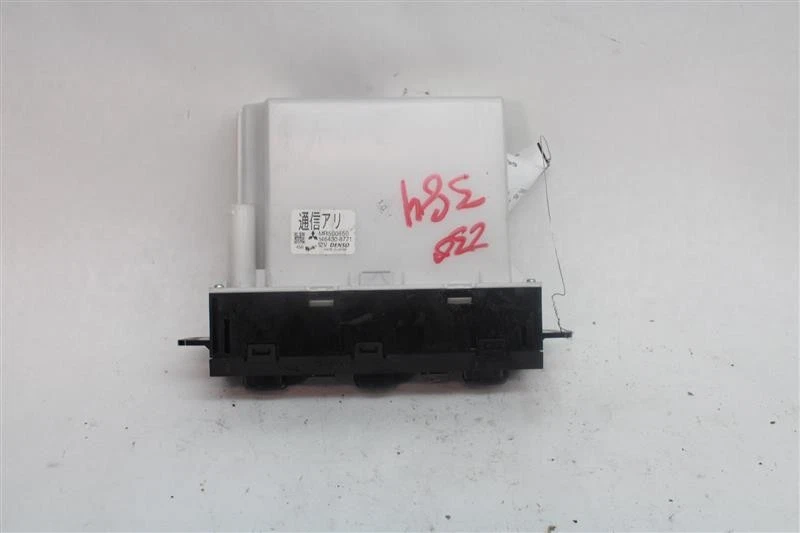 Used A/C Selector Switch fits: 2005 Mitsubishi Montero front automatic Grade A - Image 2 of 4