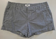 Women's Striped Crown  Ivy Shorts in Size 6P Sku 19