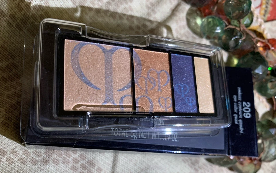 CLE DE PEAU BEAUTE Solo Polvo COLOR DE OJOS (#209) 0,06 oz Nuevo en caja Foto 3 de 4
