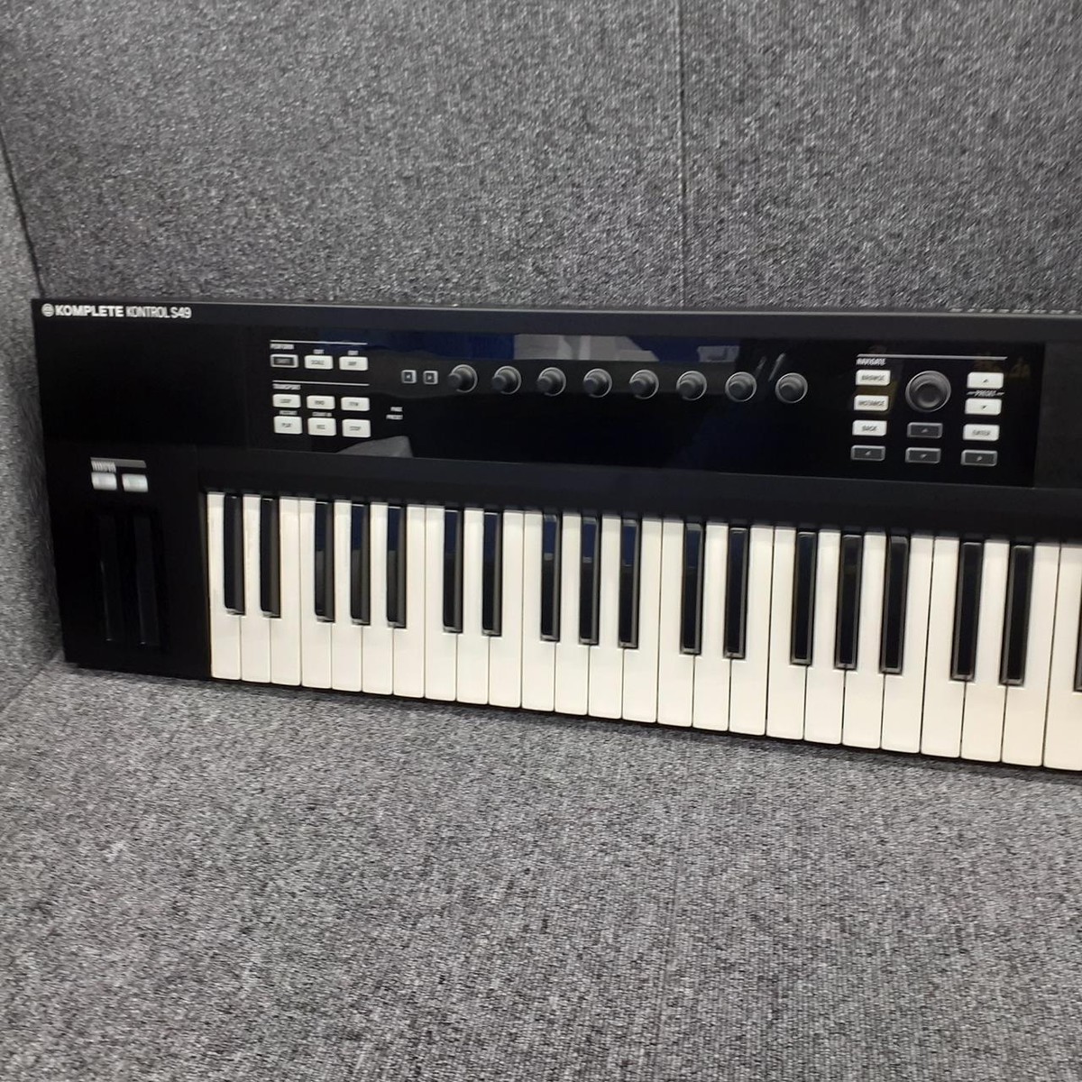 Komplete Kontrol S49 MK1