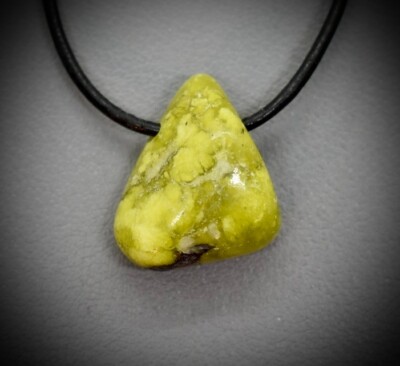 LIZARDIT ''Norwegische Jade'' Freeform EDELSTEIN-ANHÄNGER Trommelstein-gebohrt #20