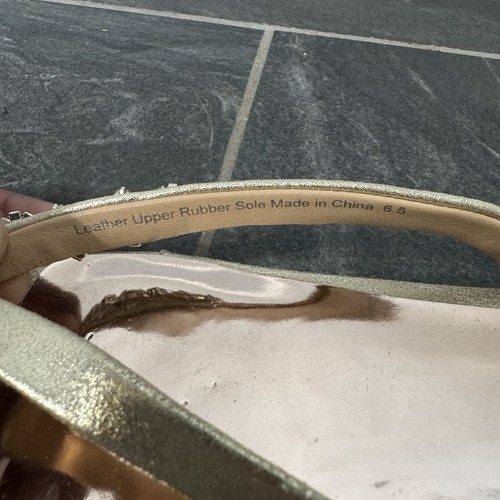 Badgley Mischka Leather Crystal Embellishments Flip Flops Size 6.5 Wedding Glam - Picture 2 of 3
