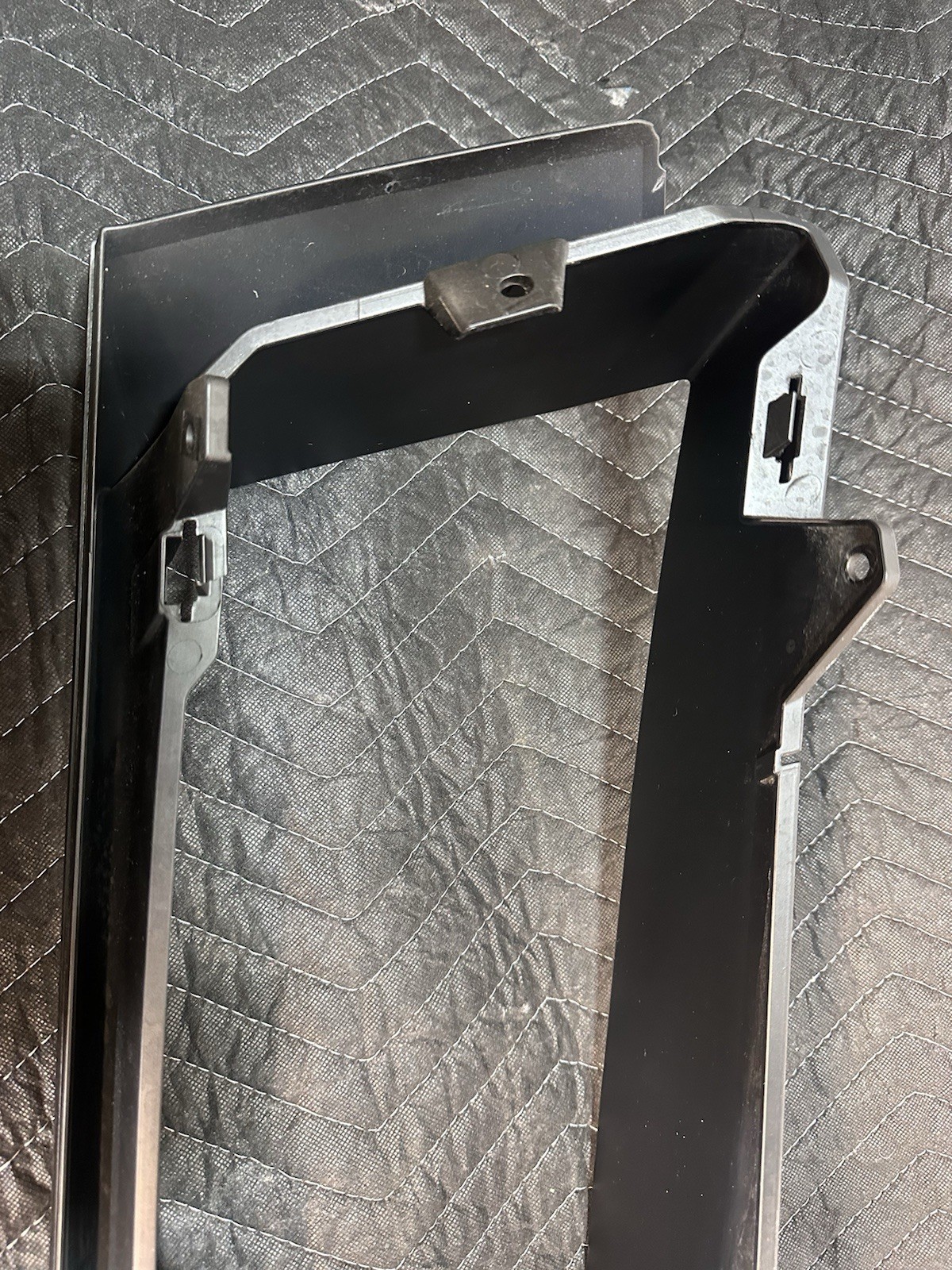 LAMBORGHINI AVENTADOR REAR LEFT LH DRIVER BUMPER GRILL MOUNT OEM 470807833