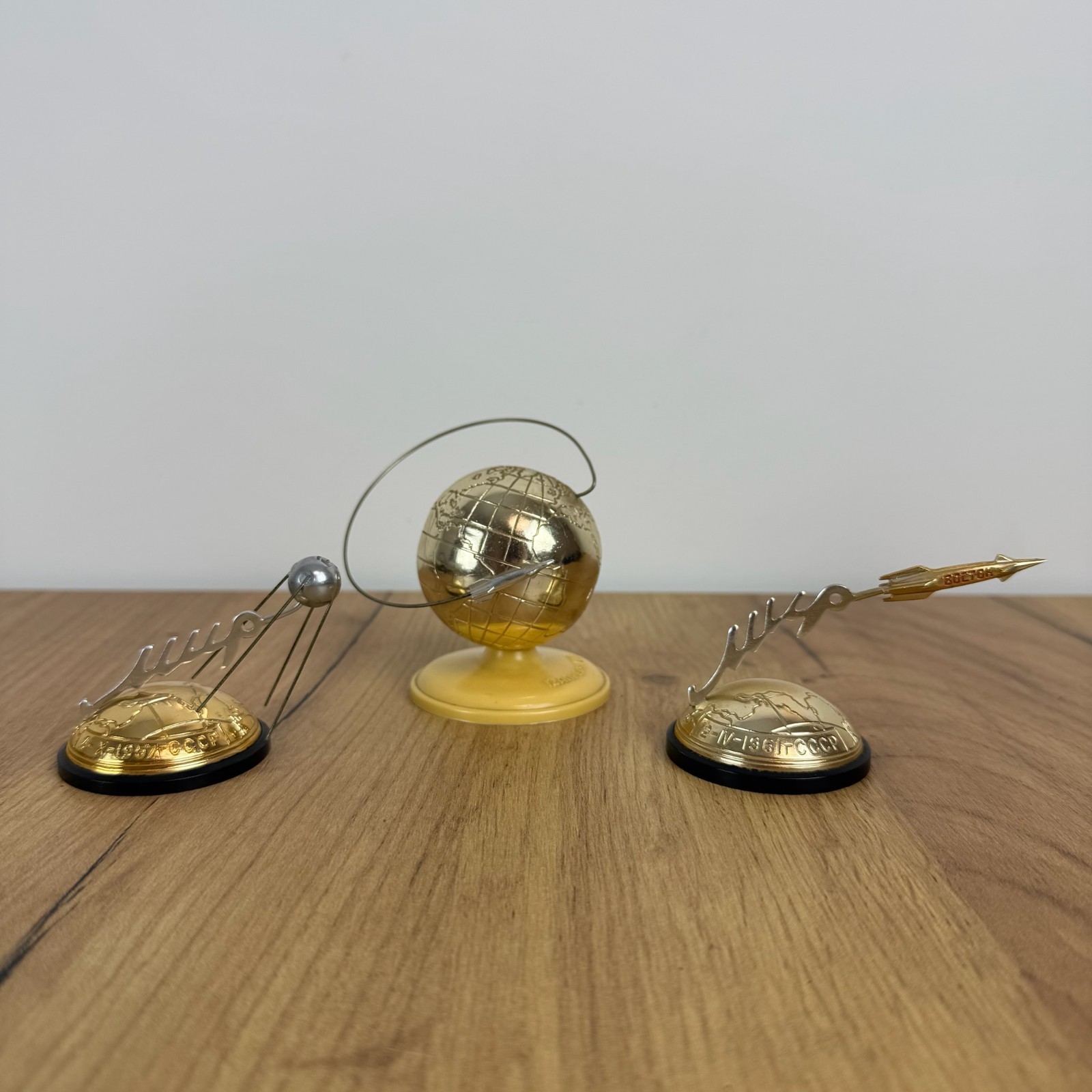 VINTAGE ROCKET SPUTNIK GLOBE VOSTOK RUSSIAN SPACE PROGRAM 3 SOUVENIRS USSR CCCP