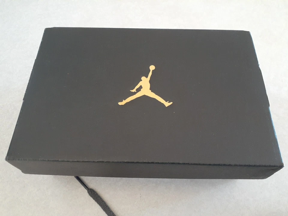 Toddler Nike Air Jordan 5 Burgundy Size 4C - Image 4 of 4