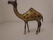 (12) Bardzo ładny metalowy dromedar. Prawdziwa biżuteria.