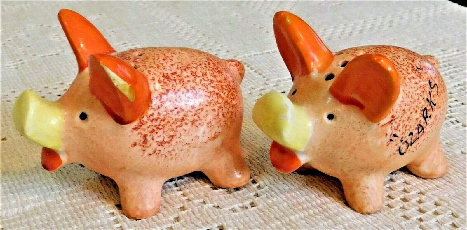 VINTAGE 1945-52 OCCUPIED JAPAN HAND PAINTED PIG SALT & PEPPER SHAKERS -  OZARKS