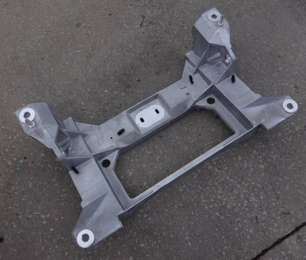 クウガデッキパーツ 1998L-2004 C5 CORVETTE REAR CRADLE CROSSMEMBER 10266824, 10317602