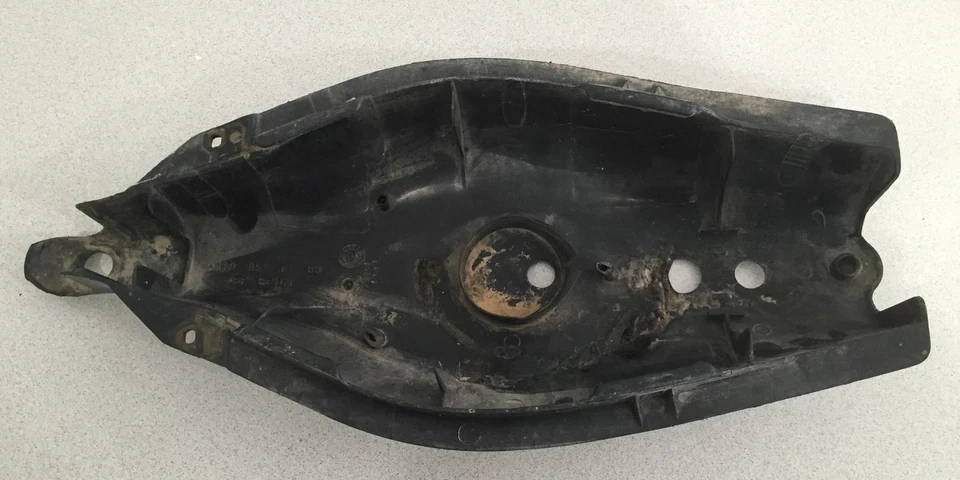 MERCEDES-BENZ 190e W201 1987-1993 ~ cubierta del brazo de control de resorte ~ pieza OEM Foto 2 de 3