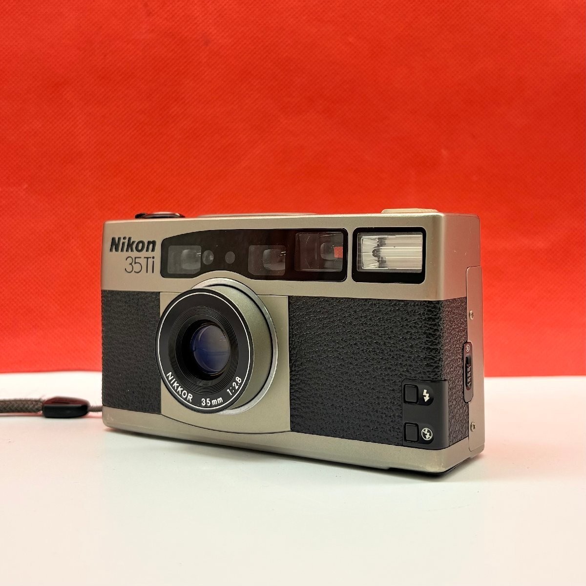 916126【良品】NIKON 35Ti 35mm Point & Shoot Compact Film Camera