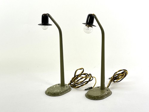 Lote 8397 Kibri 0-56-1 - 2x Lámpara de arco a. chapa H. 14,5cm Made in US Zone hacia 1952 | Zustand: Gebraucht