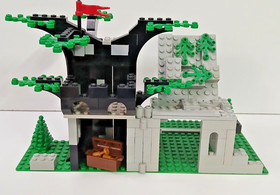 GENUINE LEGO SET 6066 CAMOFLAGED OUTPOST UNBOXED WITHOUT INSTRUCTIONS