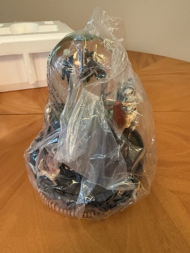 Vintage Nightmare Before Christmas Halloween Town Musical Snow Globe BRAND NEW - Picture 6 of 19