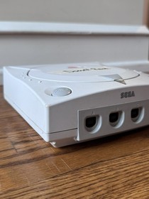 SEGA Dreamcast HKT-3020 Console Only White PARTS REPAIR DOES NOT READ DISCS A18