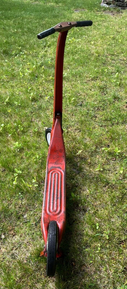 Radio Scooter de Colección Metal Rojo con Soporte Foto 4 de 4