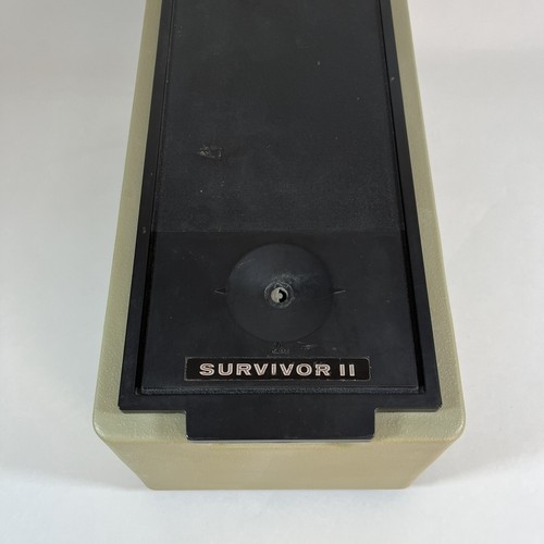 Vtg John D. Brush & Co. SENTRY Survivor II 1700° Rated Lockbox Fire Safe w/Key - Picture 4 of 19
