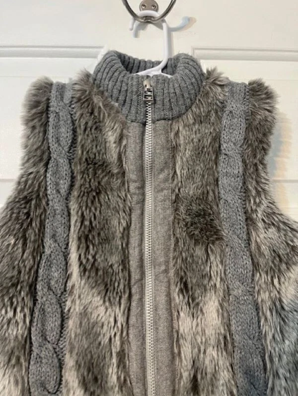 CHALECO NIÑA LAPIN HOUSE 4/5 AÑOS - 110 CM GRIS IMITACIÓN PIEL PUNTO EE. UU. - GRECIA Foto 3 de 4