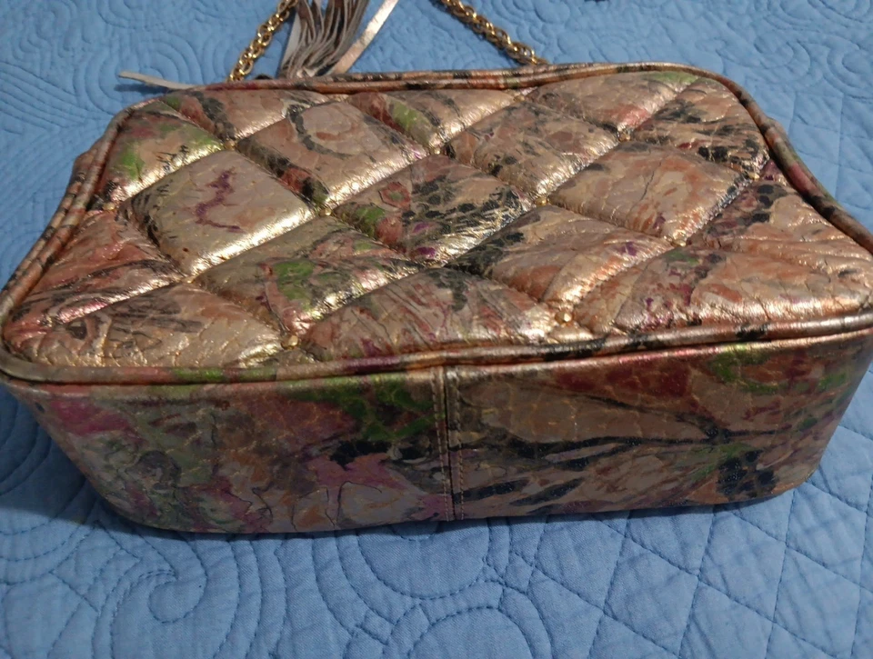 Bolso de noche vintage 1950 Magdesians dorado iridiscente metálico con correa de cadena Foto 2 de 4