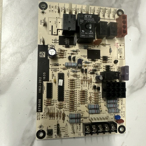 YORK COLEMAN LUXAIRE 1162-202 879598 Furnace Control Circuit Board 1162-83-202