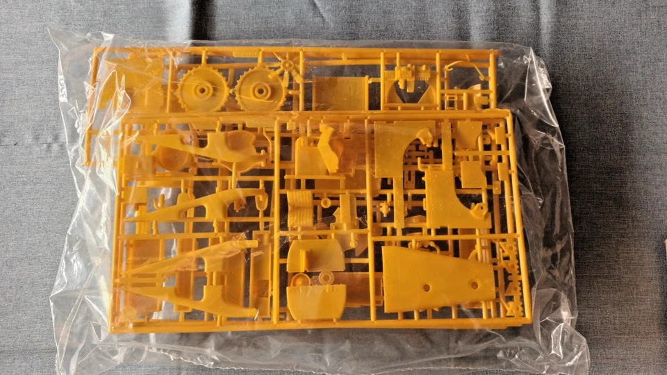 CATERPILLAR D8H Dozer - MATCHBOX AMT PK-6123 - Kit plastica 1:25 -anni '80 -RARO - Immagine 4 di 4