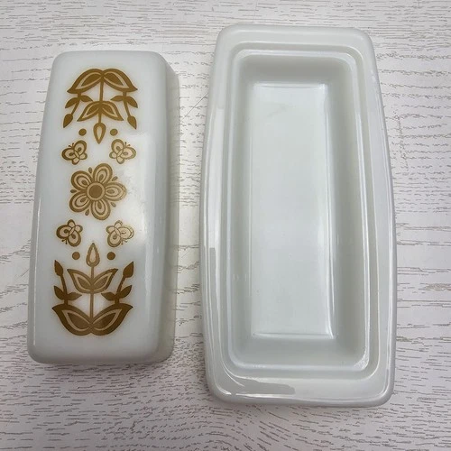 Vintage Pyrex Butter Dish “Butterfly Gold” Pattern 72-B Lid Milk Glass USA 14