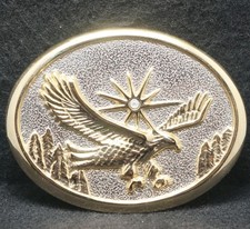 XF29118 NICE VINTAGE 1970s EAGLE FLYING BIRD ANIMAL ARTWORK MENS BELT BUCKLE