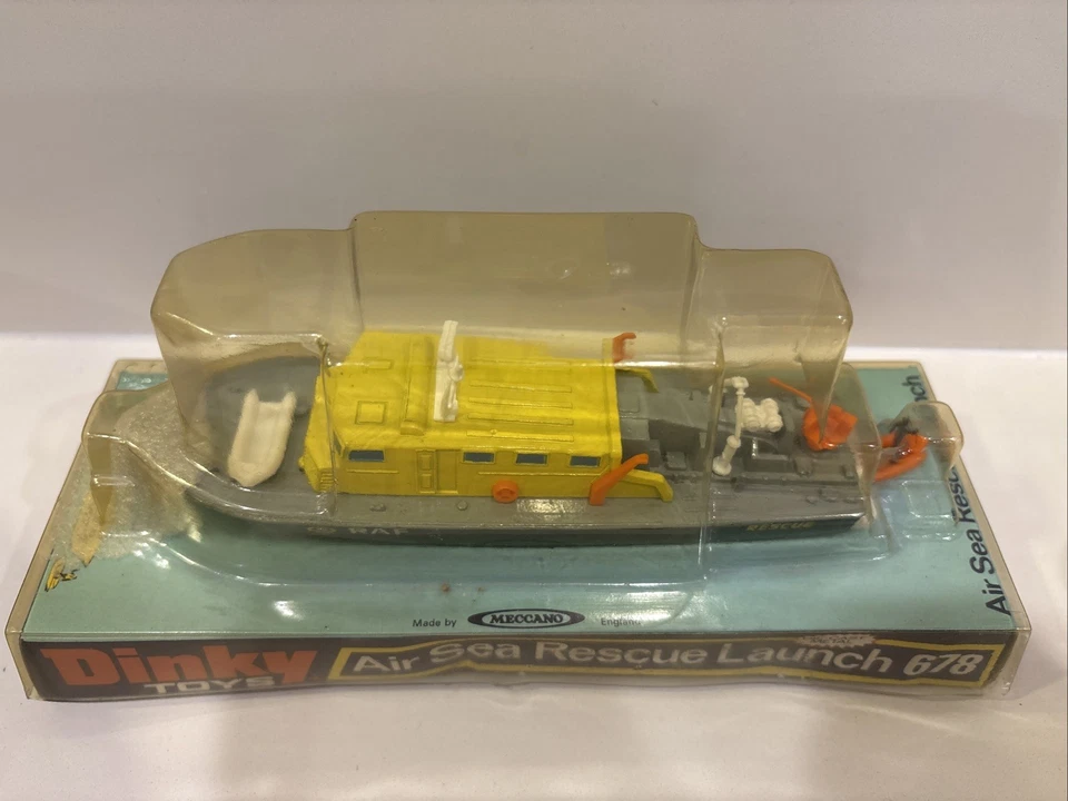 1970's Vintage Dinky Toys Air Sea Rescue Launch 678 in original blister pack box - Image 4 of 4