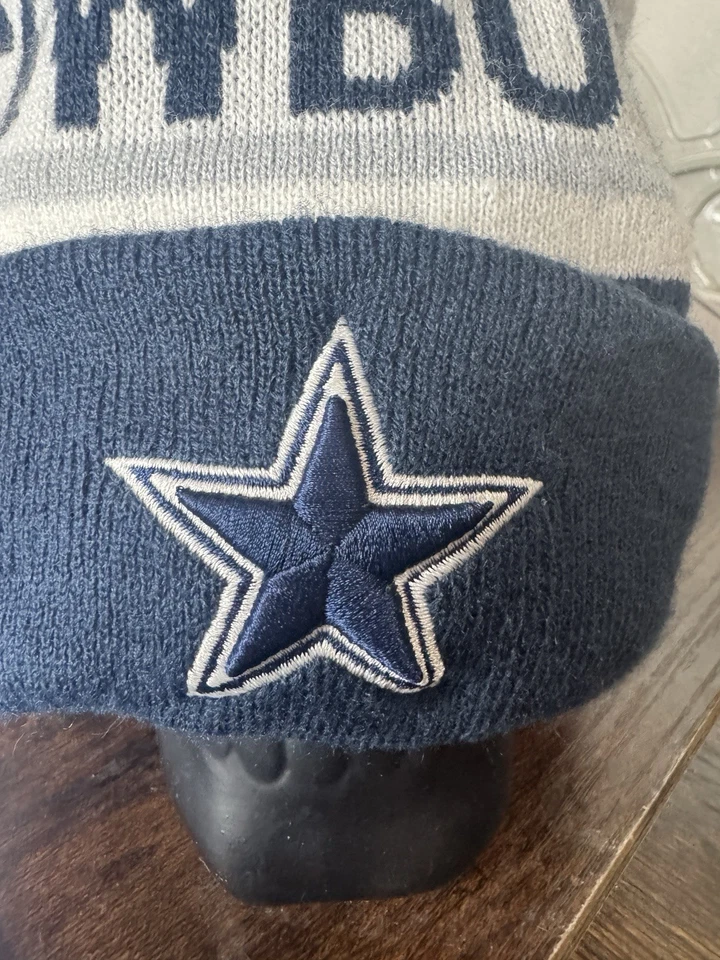 Gorro Dallas Cowboys Adulto Puff Invierno Tejido Sombrero Gorra EE. UU. Nueva Era Foto 4 de 4